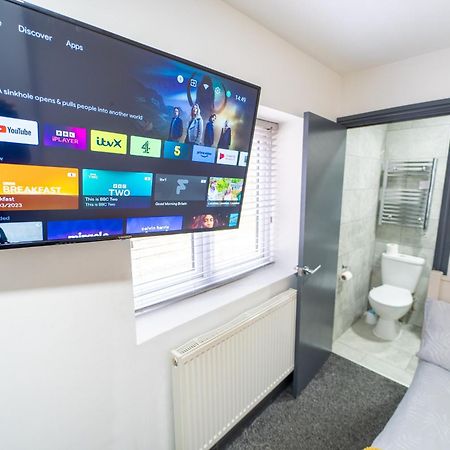 Free Parking Cosy Studios Close To City And Qe And Uob! Бирмингем Экстерьер фото